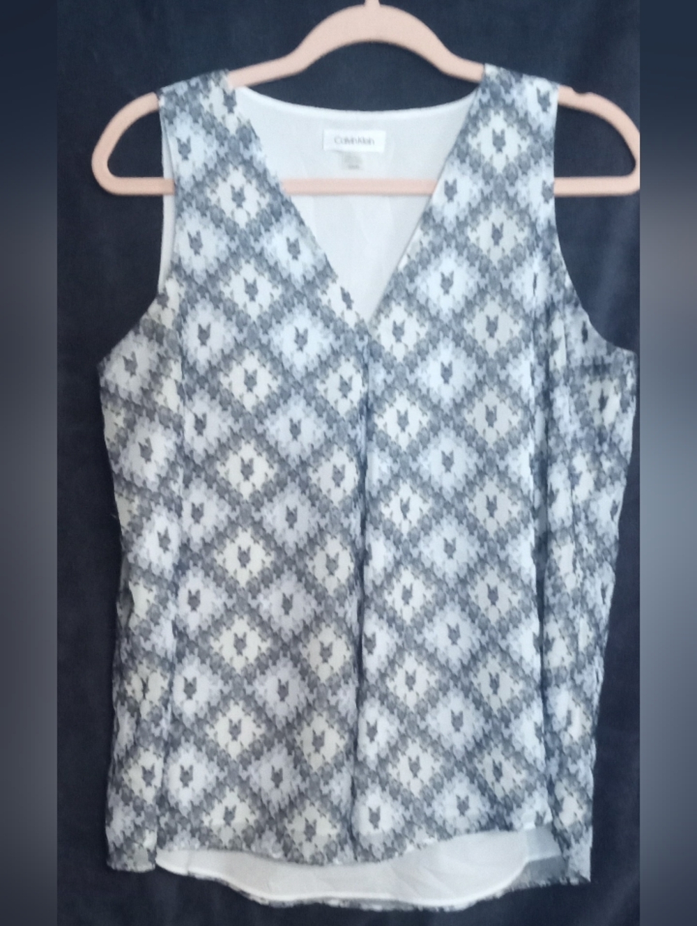 Sleeveless V-Neck Printed Camisole in Navy and White